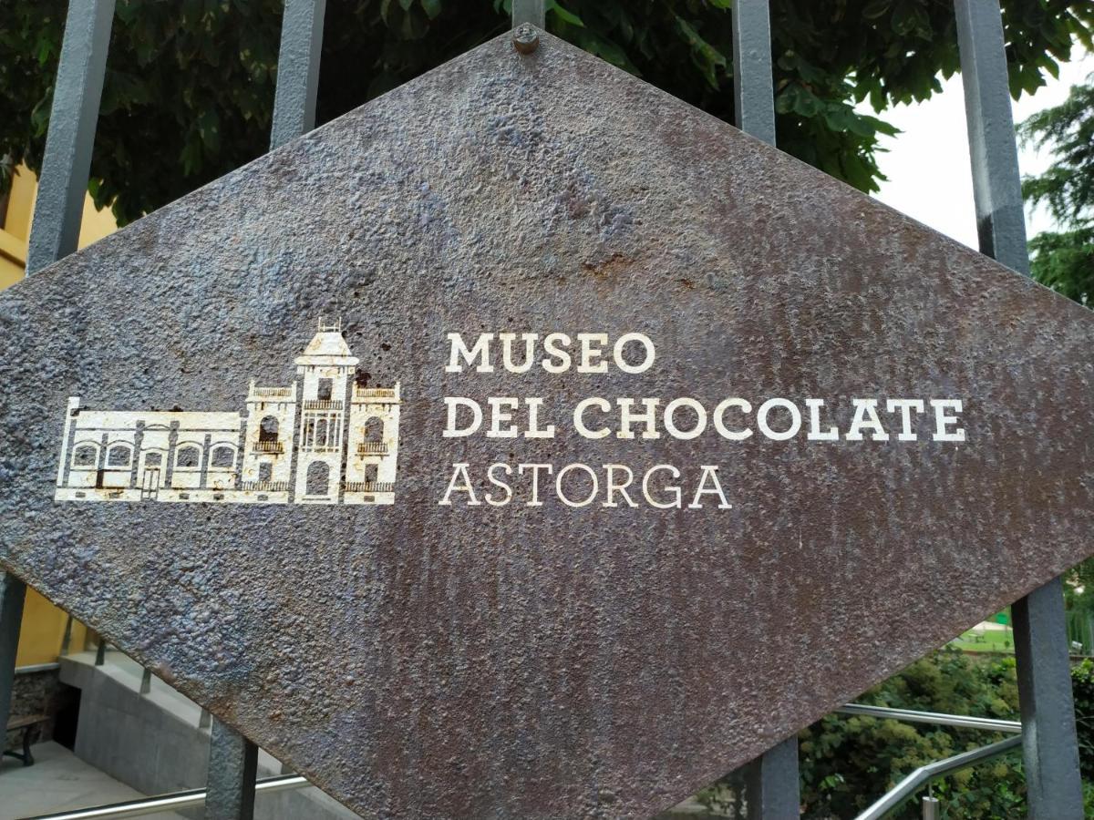 Edificio Valles Del Lupulo Асторга Екстериор снимка